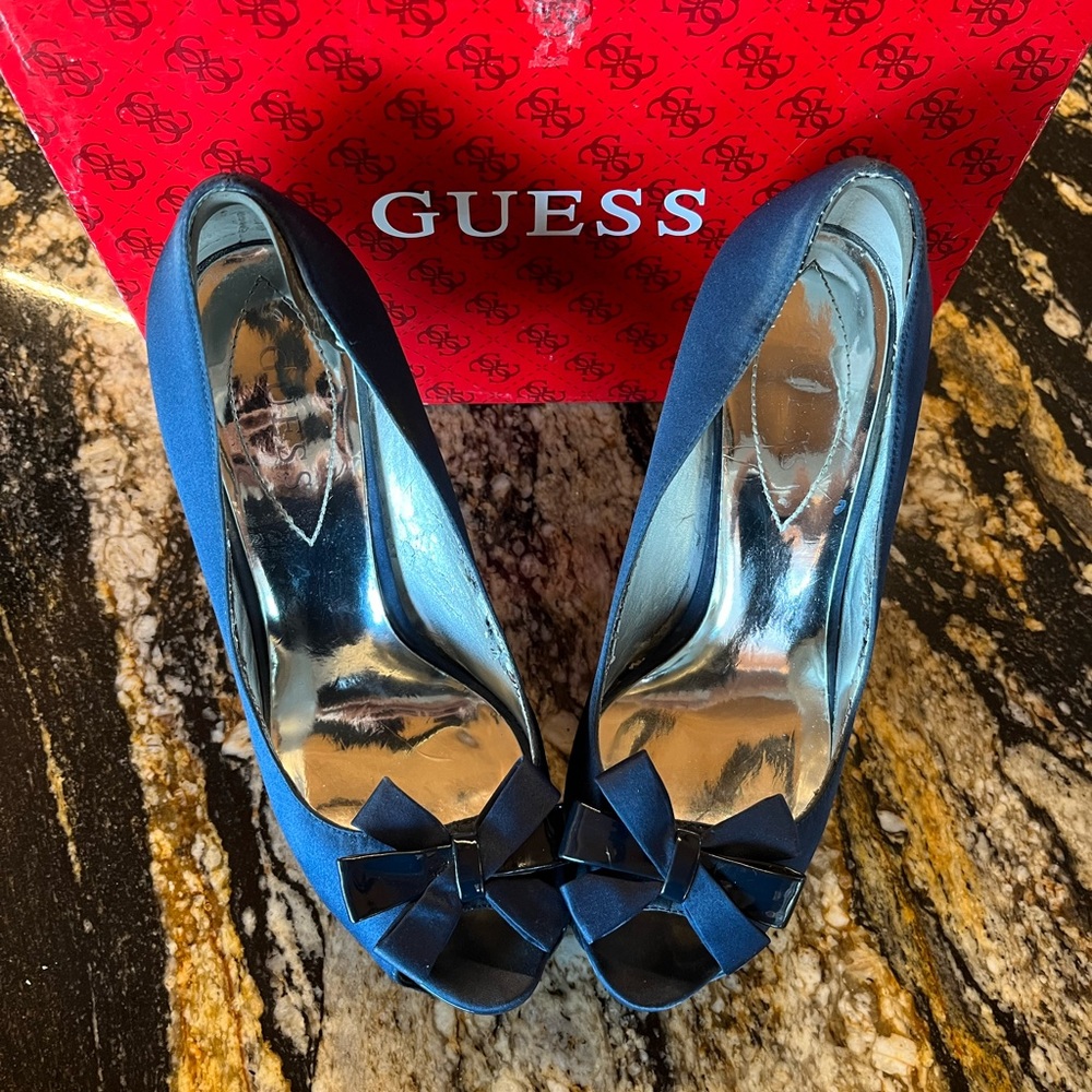 Size 8 M blue satin Guess shoes